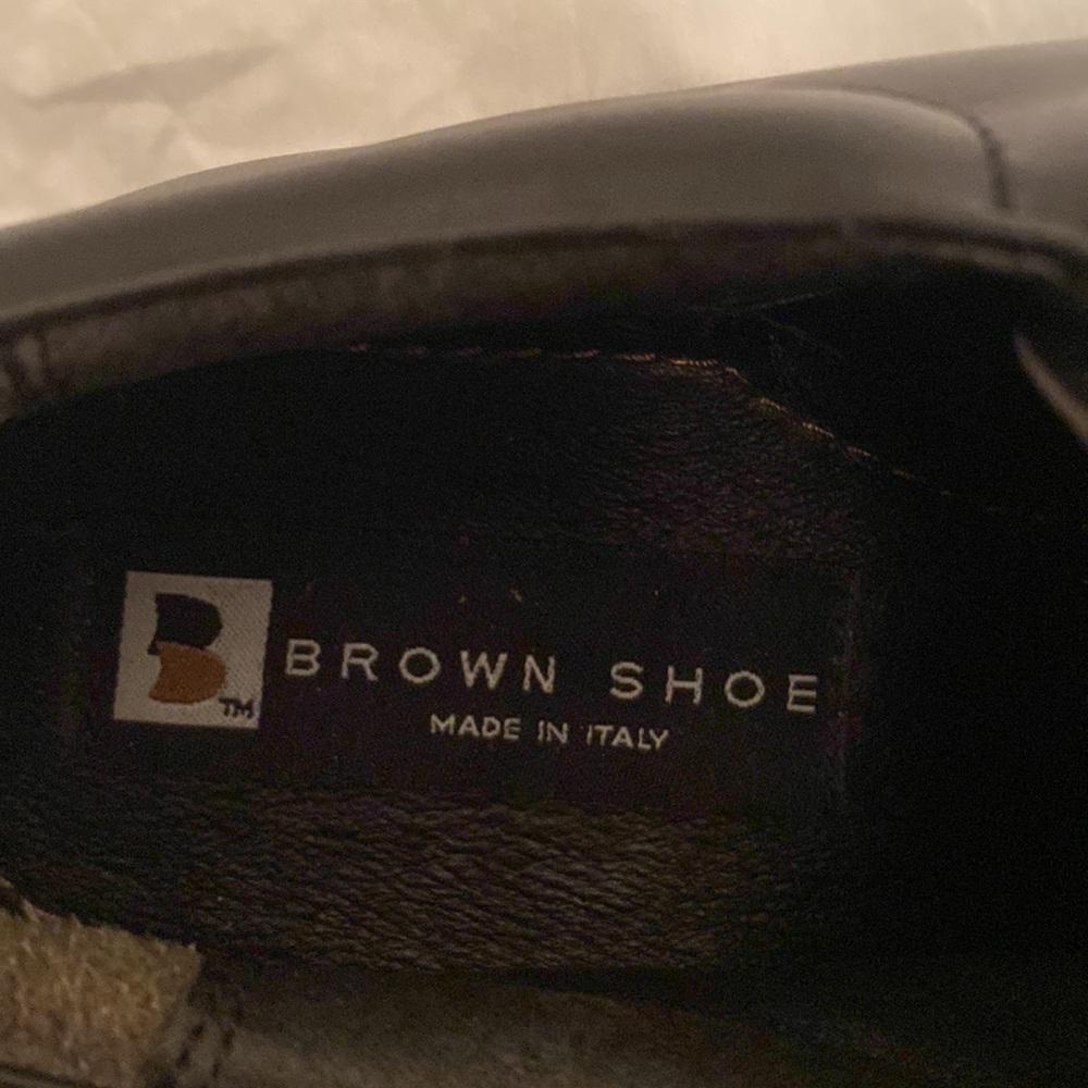 Mens Leather Brown Shoe (maker’s name)…size 10M…black in color - Picture 5 of 5